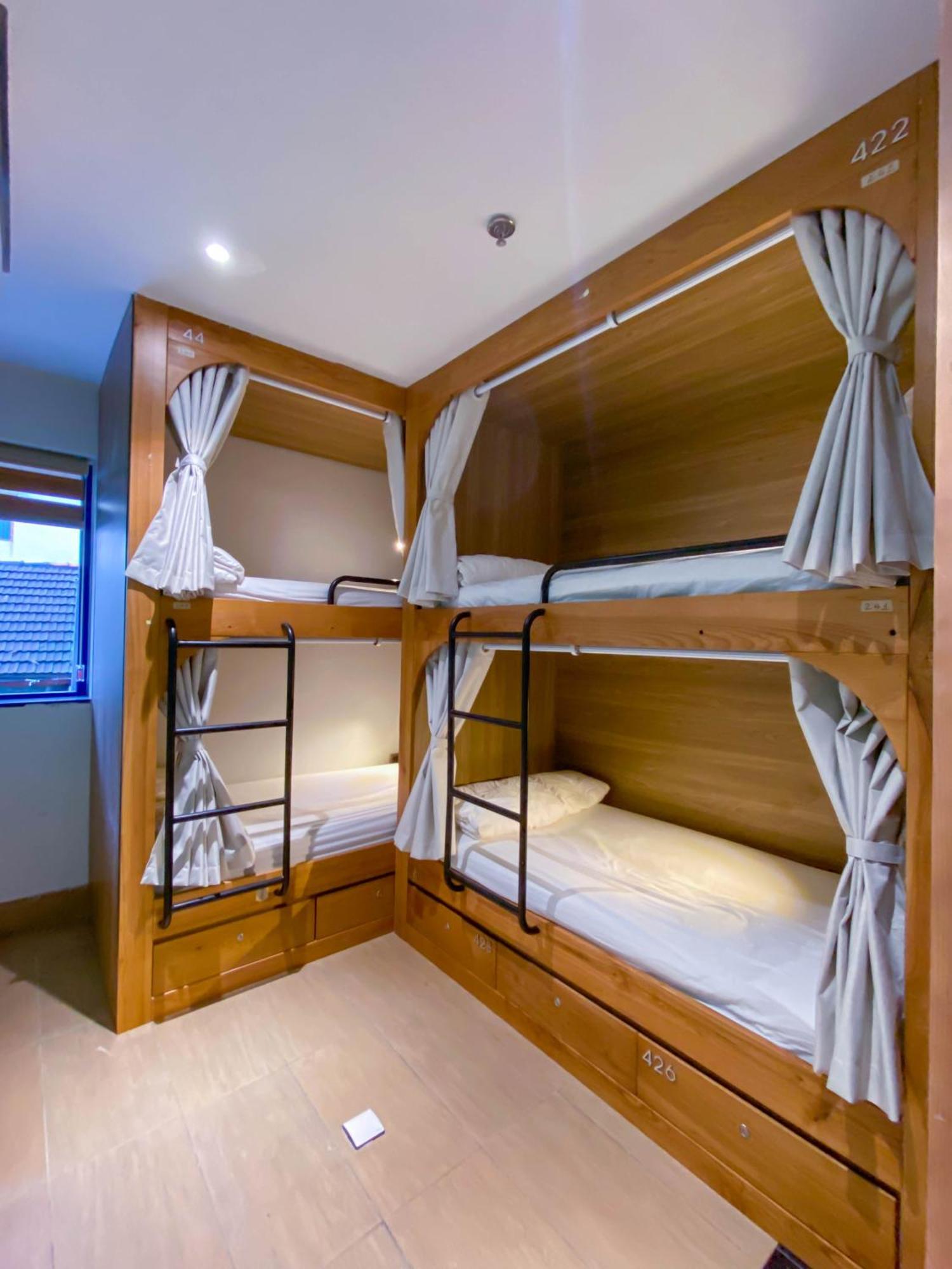 Hotel Seahorse Signature By Haviland